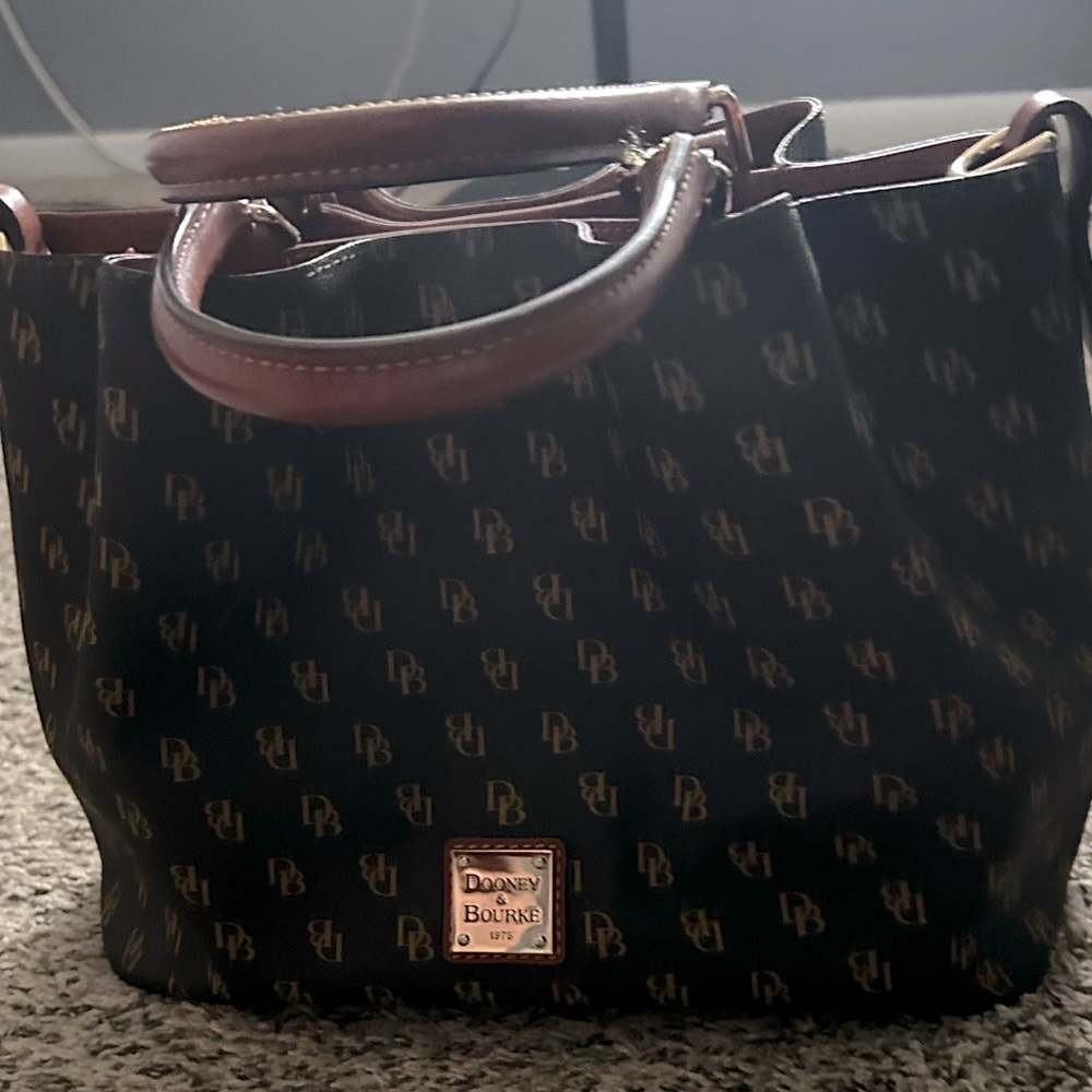 Dooney & Burke Greta Brenna ✨Authentic✨
